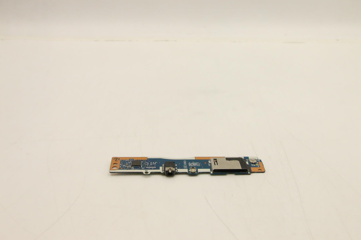 Lenovo USB Board L 81WB NFP Main - 5C50S25437