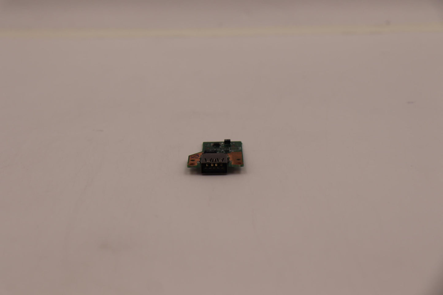 Lenovo PCBA USB/B Board, NSD881, USB B 1st, FRU - 5C51C94253