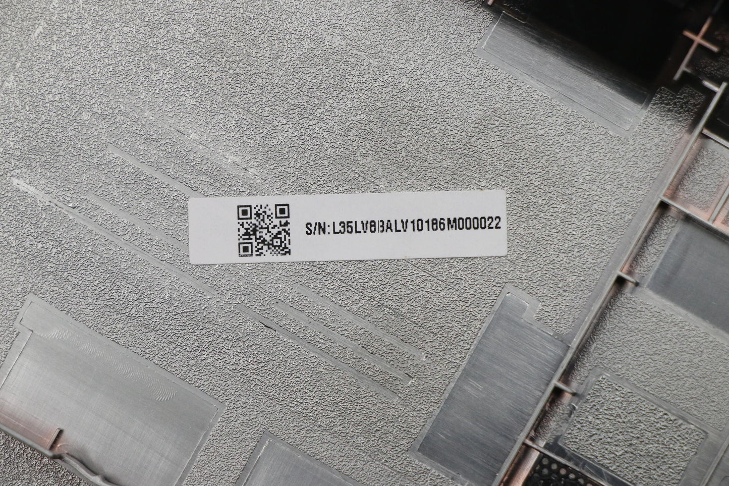 Lenovo Lower Case Cover, Non-Ultra Low Temperature Compatible - 5CB0M32013