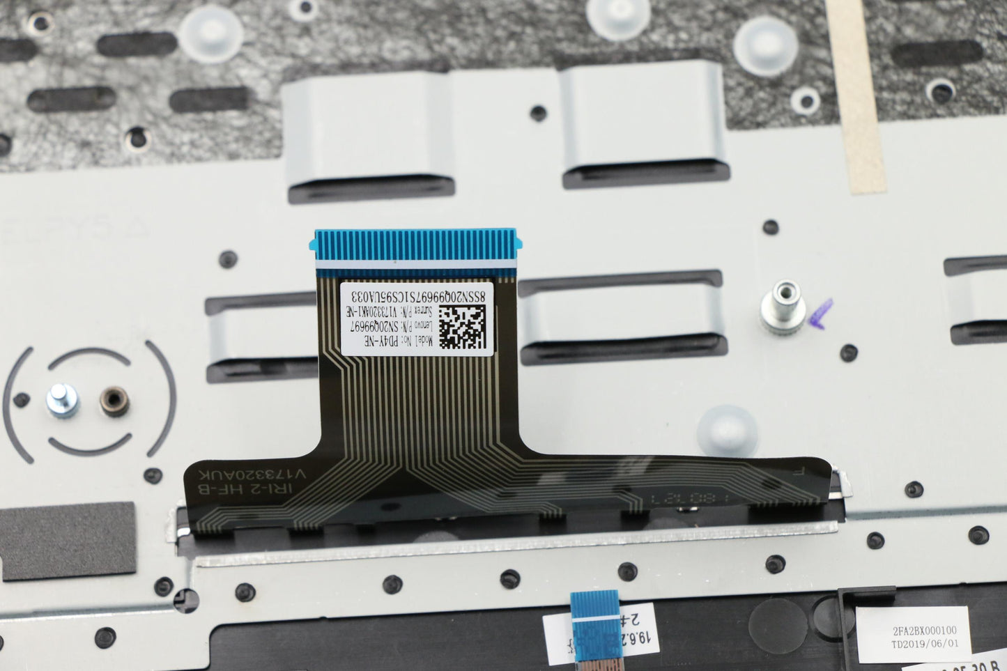 Lenovo Up Assy W/Tpkb Nordi - 5CB0S16437