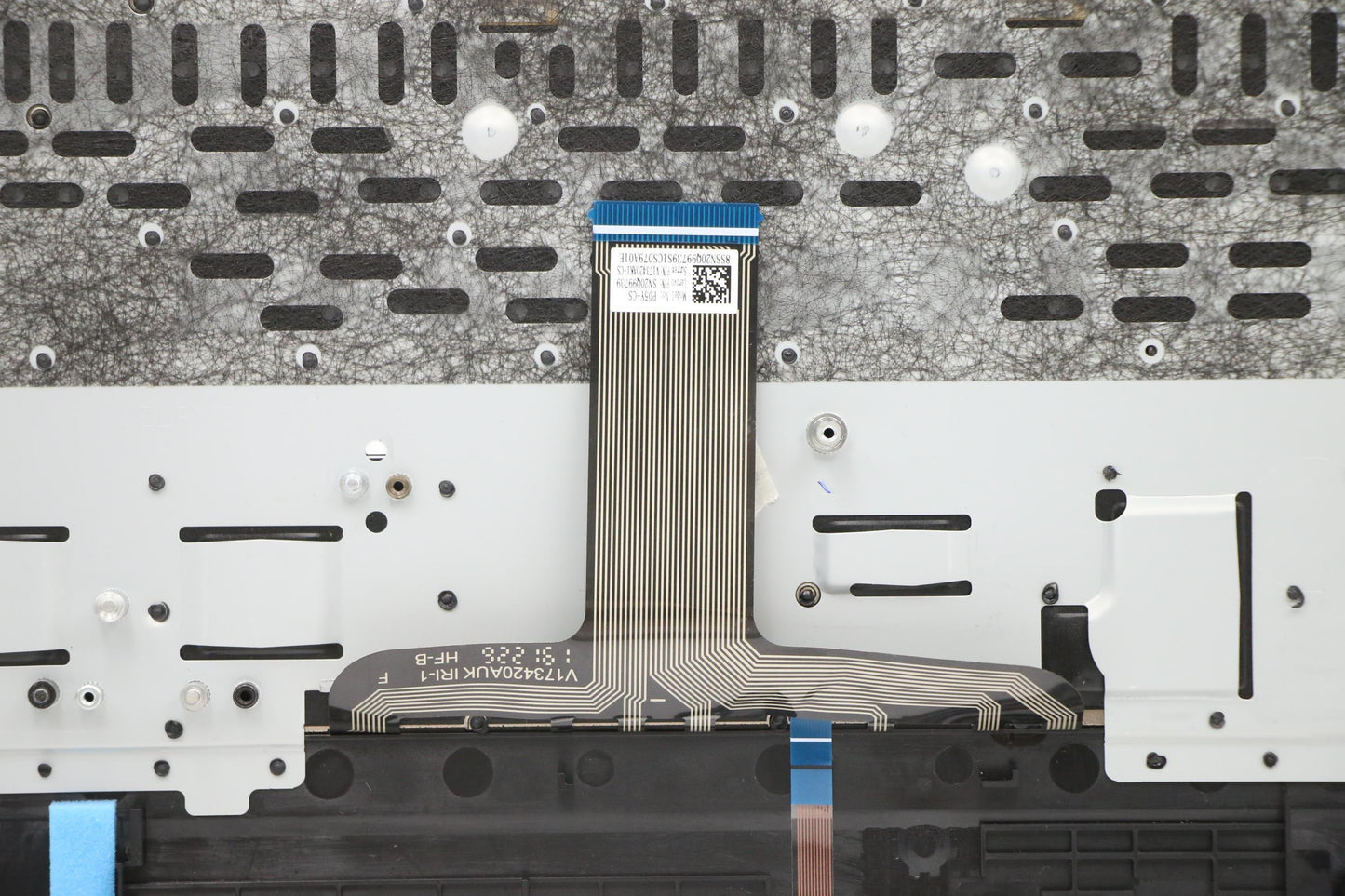 Lenovo Up Assy W/Tpkb Cz-Sk - 5CB0S16482