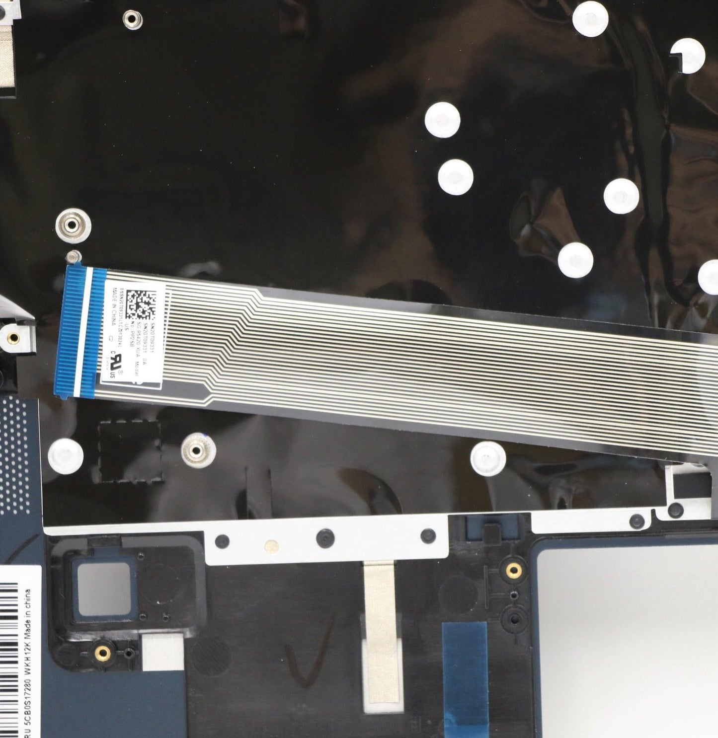 Lenovo Up Assy_Blu Fp W/Blkb Us - 5CB0S17280