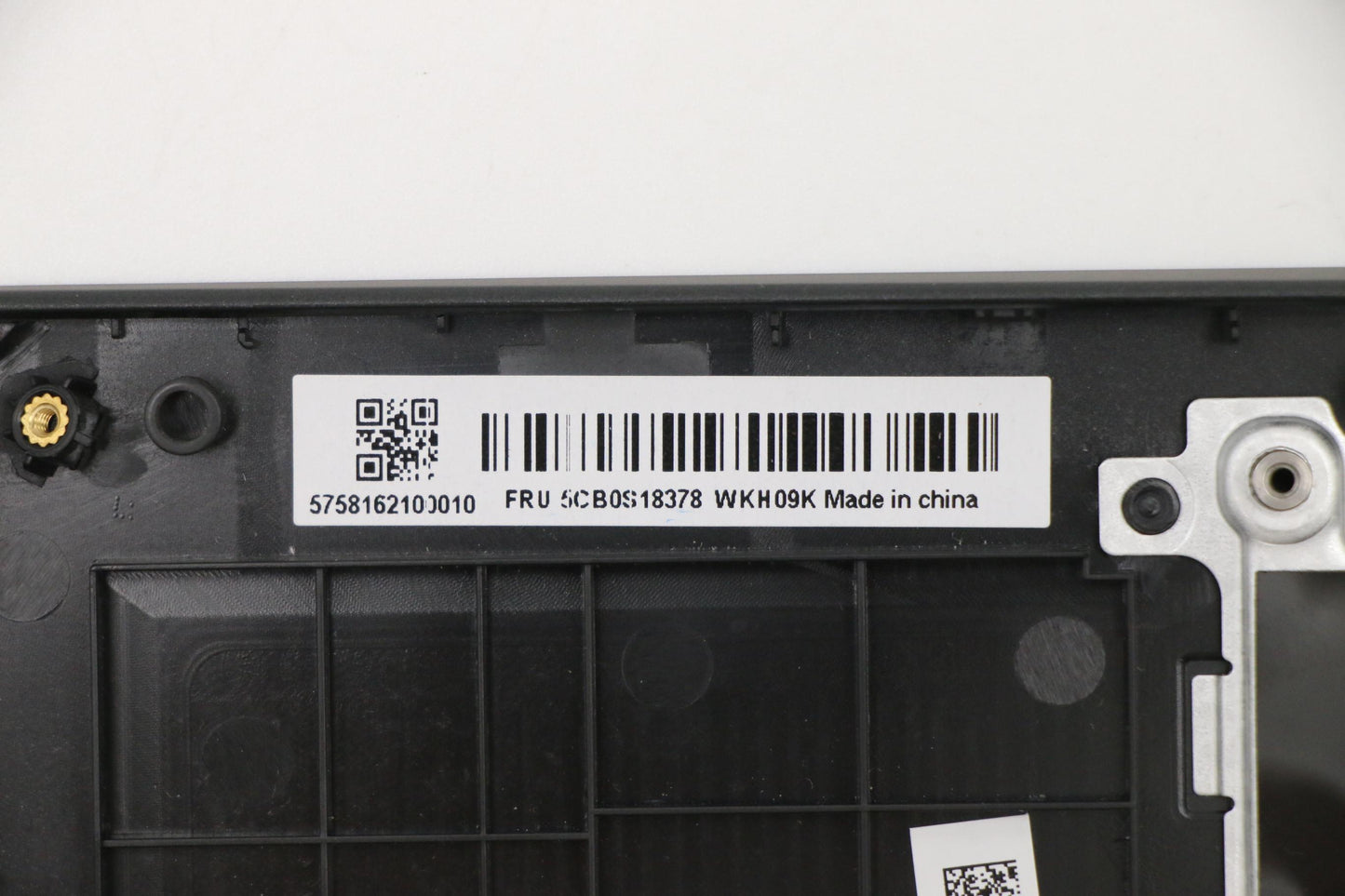 Lenovo Up Assy Black W/Nblkb_Uk - 5CB0S18378