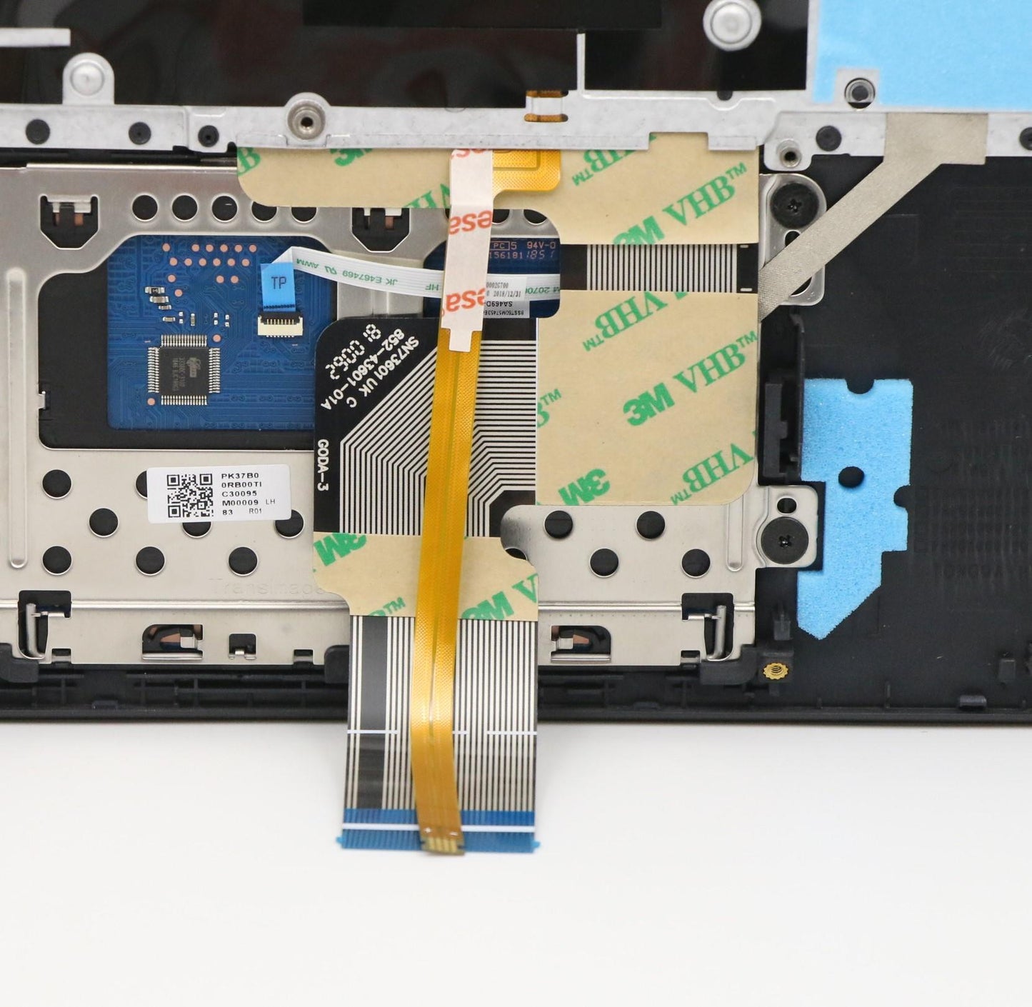 Lenovo Up Assy Black W/Blkb_Ita - 5CB0S18503