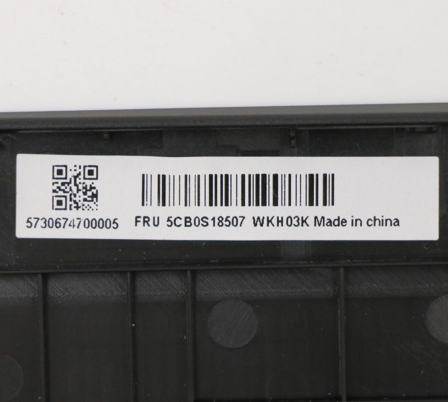 Lenovo Up Assy Black W/Blkb_Latin - 5CB0S18507