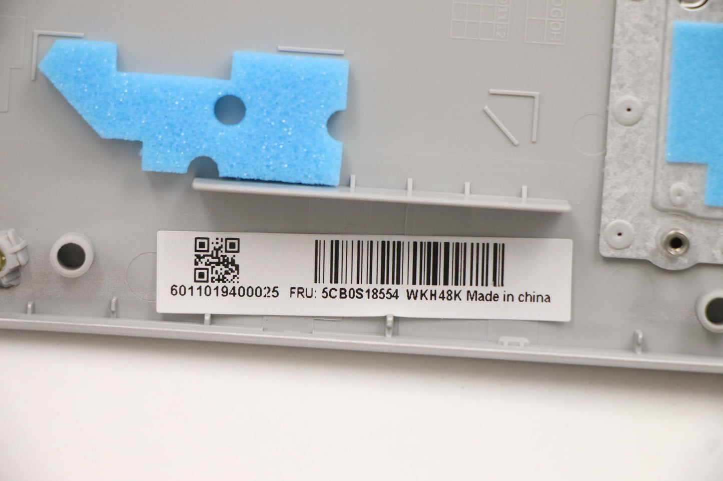 Lenovo Up Assy Grey W/Blkb_Ukr - 5CB0S18554