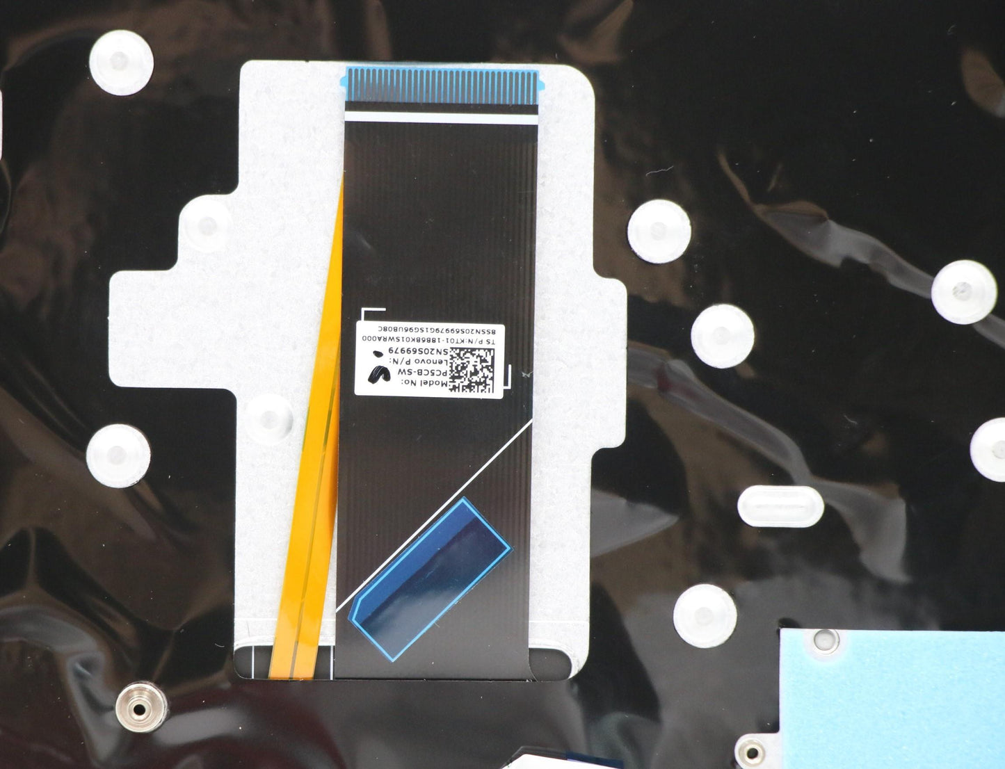 Lenovo Up Assy Gry W/Blkb_Sw - 5CB0S18779