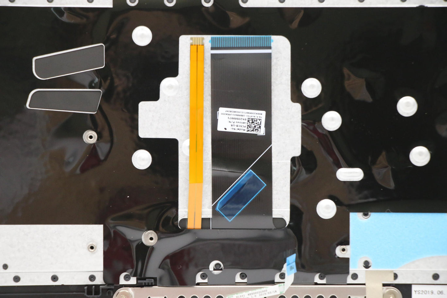 Lenovo Up Assy Blu W/Blkb_Ukr - 5CB0S18816