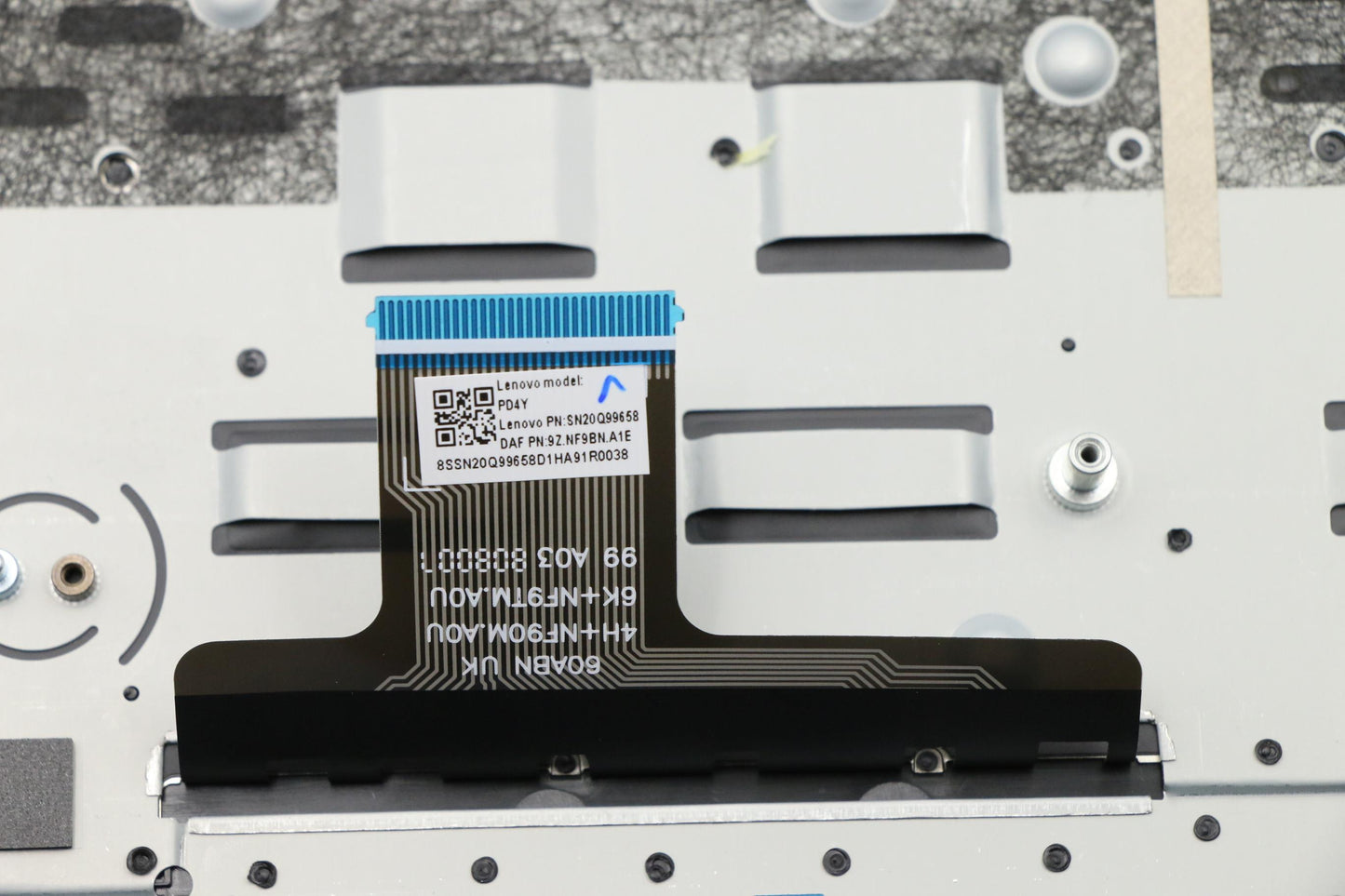 Lenovo Up Assy Wtpkb Latin - 5CB0S56956