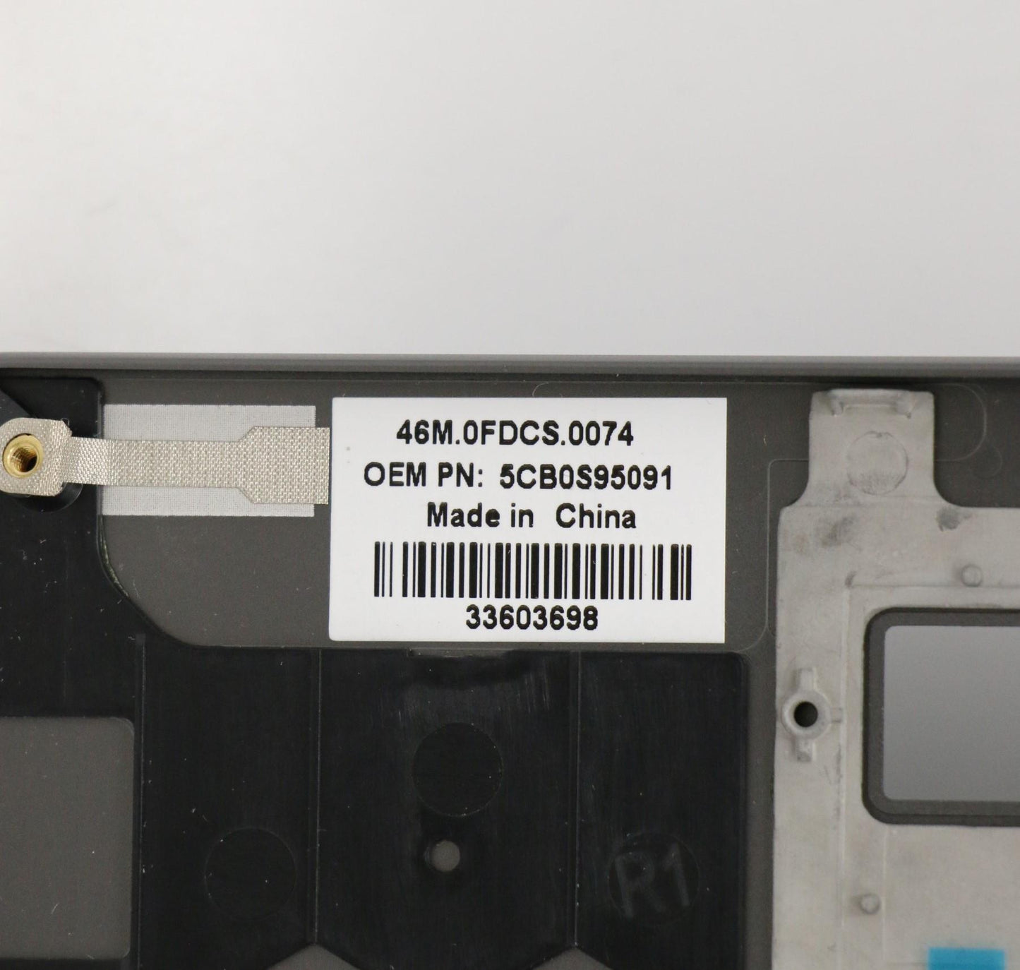 Lenovo Assembly Ucase Ig W/Kb Ukr Ls7 - 5CB0S95091