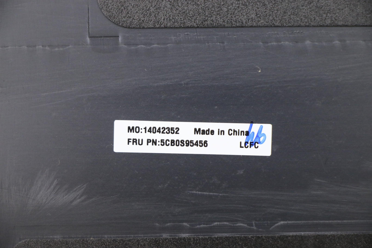 Lenovo IR-Compatible A-Cover Assembly with WWAN Support - 5CB0S95456