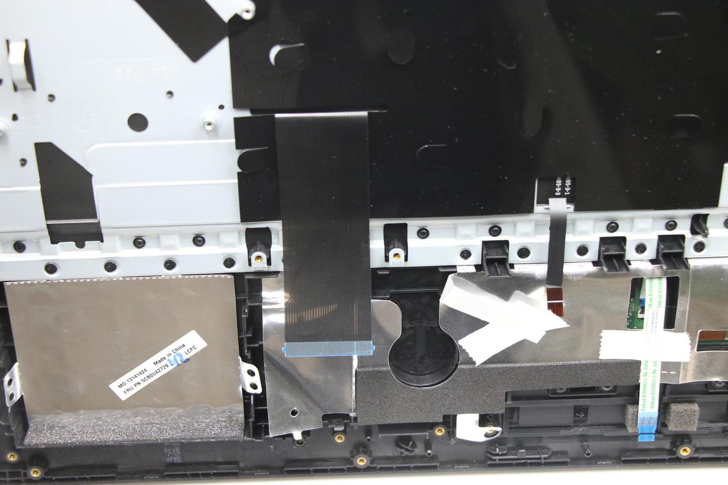 Lenovo Log Up Assy W/Kb Nfp Bl_Cz-Sk - 5CB0U42729