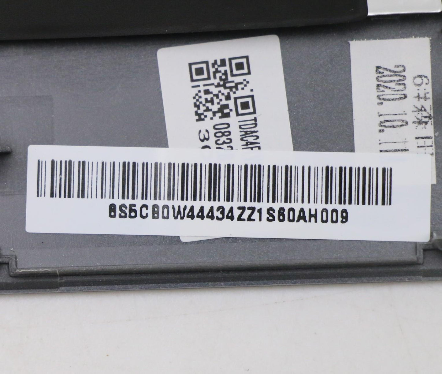 Lenovo Lva Kb Tur W O Bl W Fp Top Mgr - 5CB0W44434