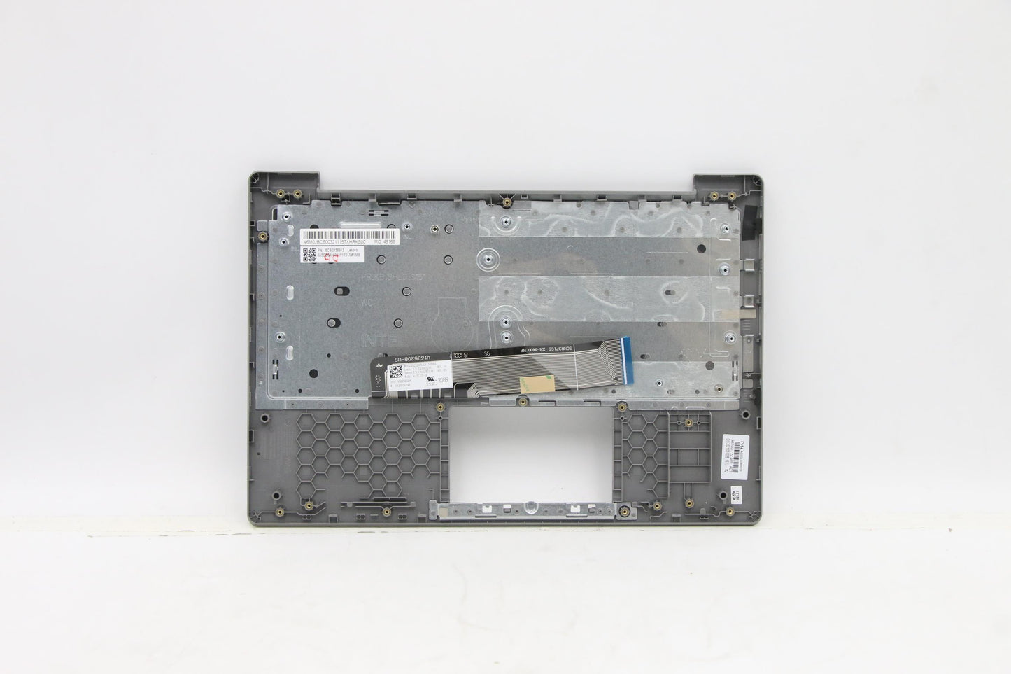 Lenovo Assembly Ucase W/Kb Ar-E Pg Ls - 5CB0X56913