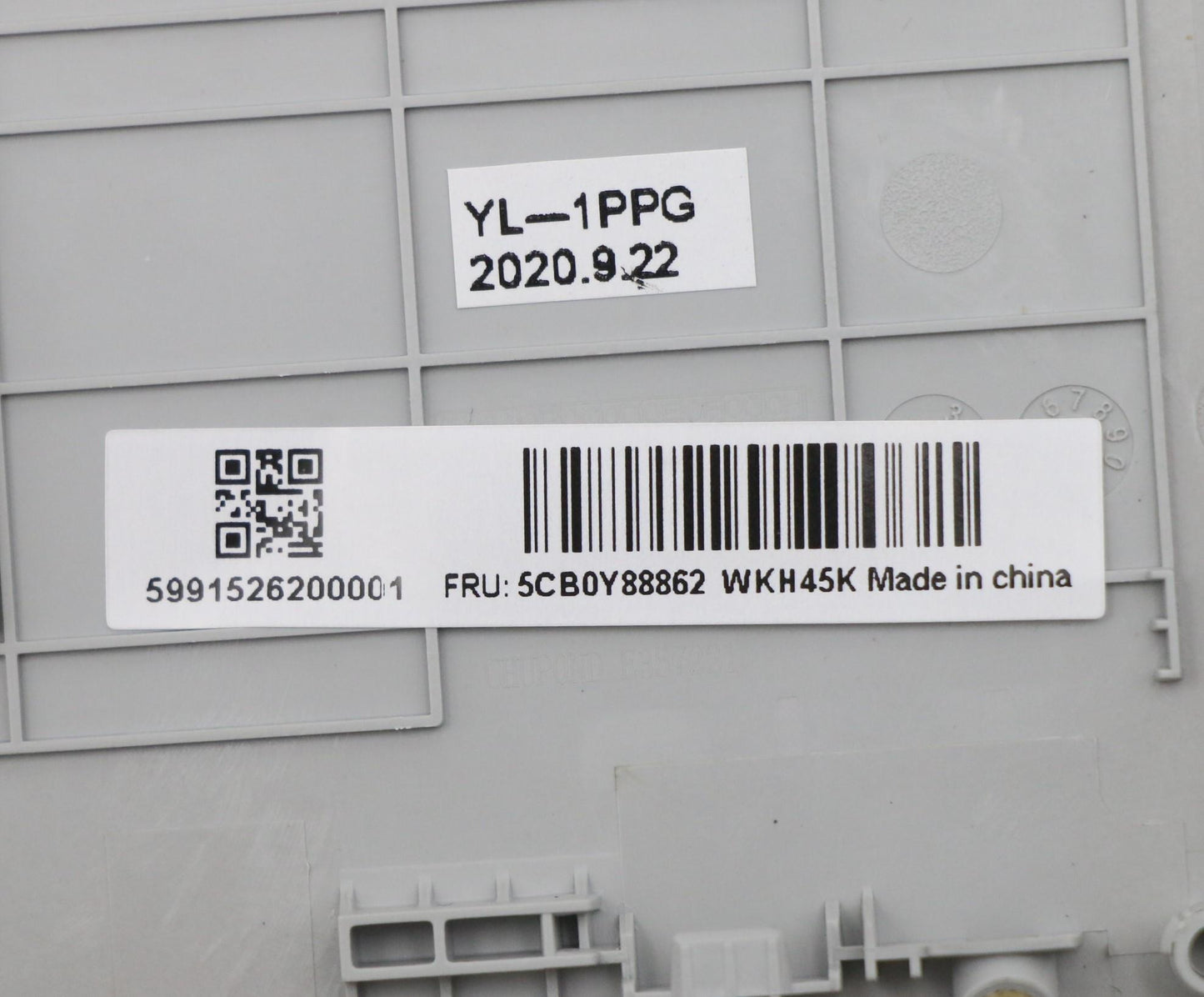 Lenovo Up Pl_Sil Nfp W/Blkb_Ger(Ge) - 5CB0Y88862