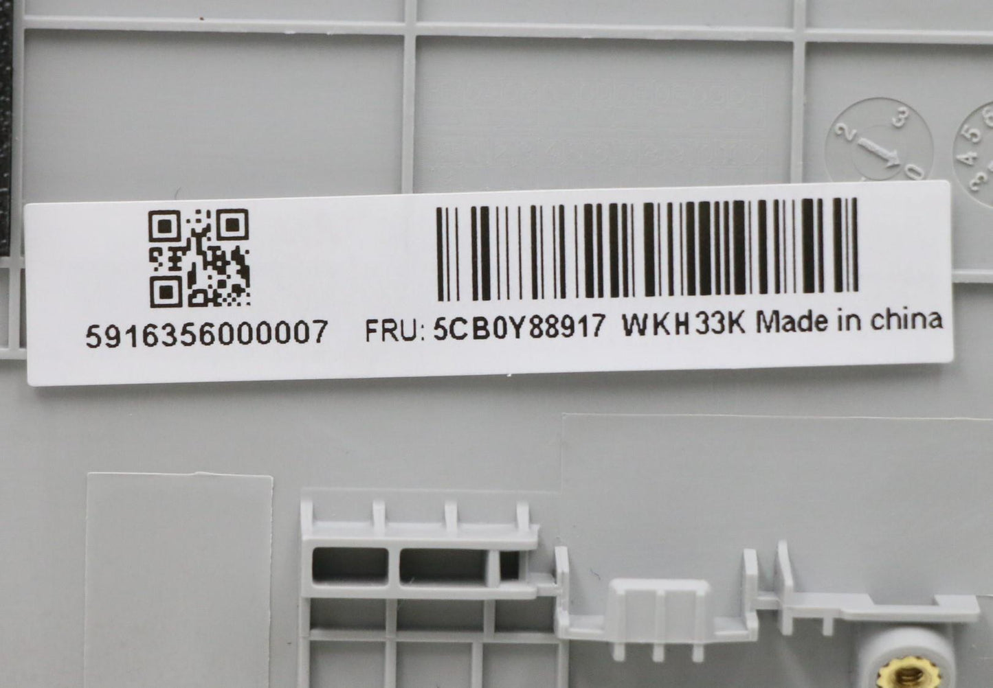 Lenovo Up Pl_Sil Fp W/Blkb_Ger(Ge) - 5CB0Y88917