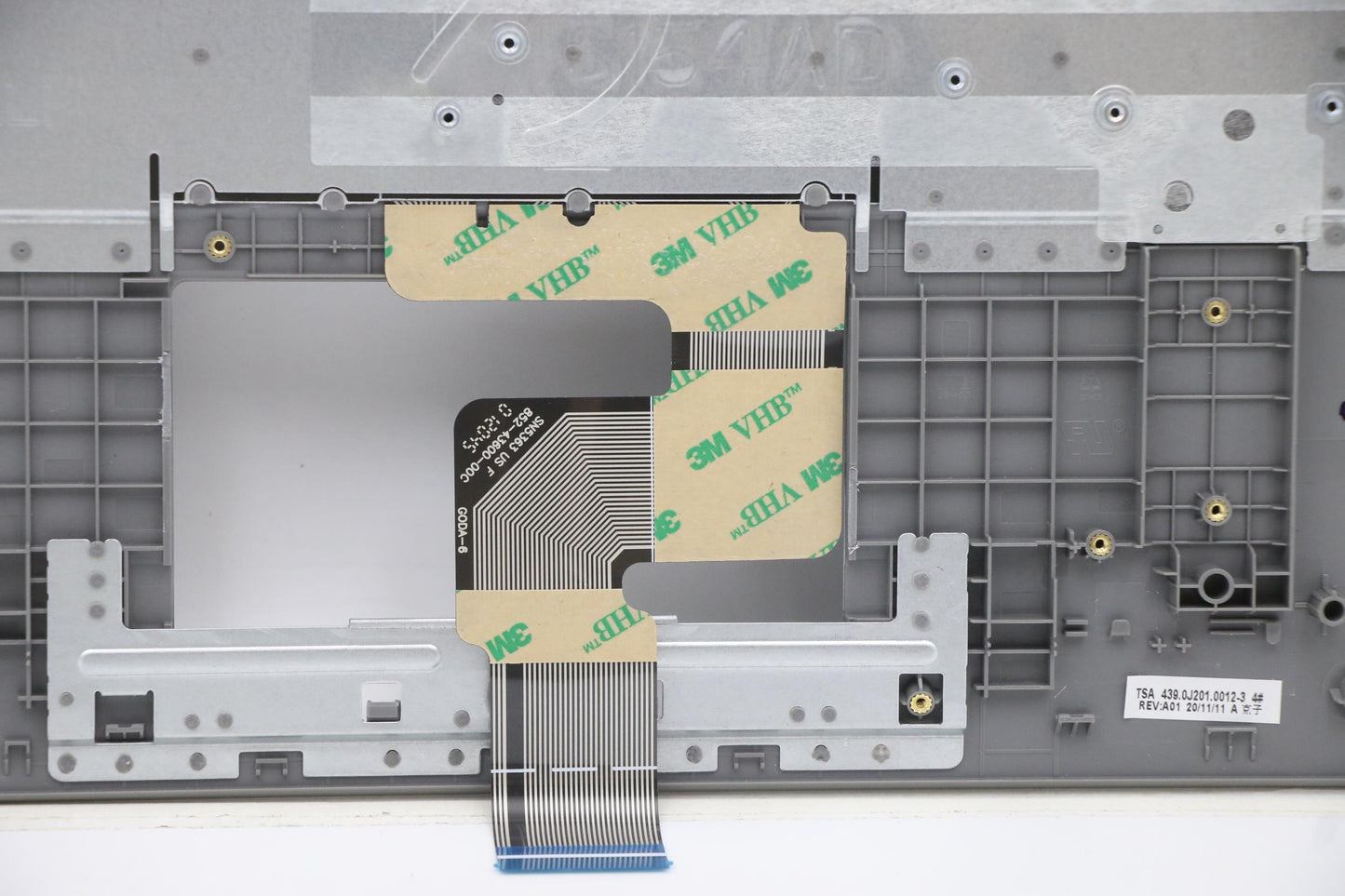Lenovo Cover Upper Case Asm_Ar-E W 82 - 5CB0Z56743