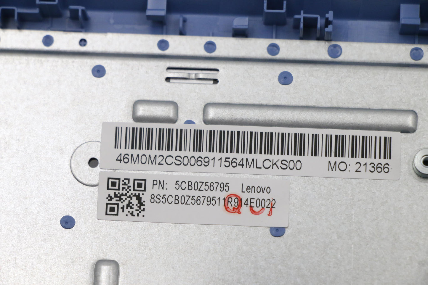 Lenovo Cover Upper Case Asm_Ar-E W 82 - 5CB0Z56795