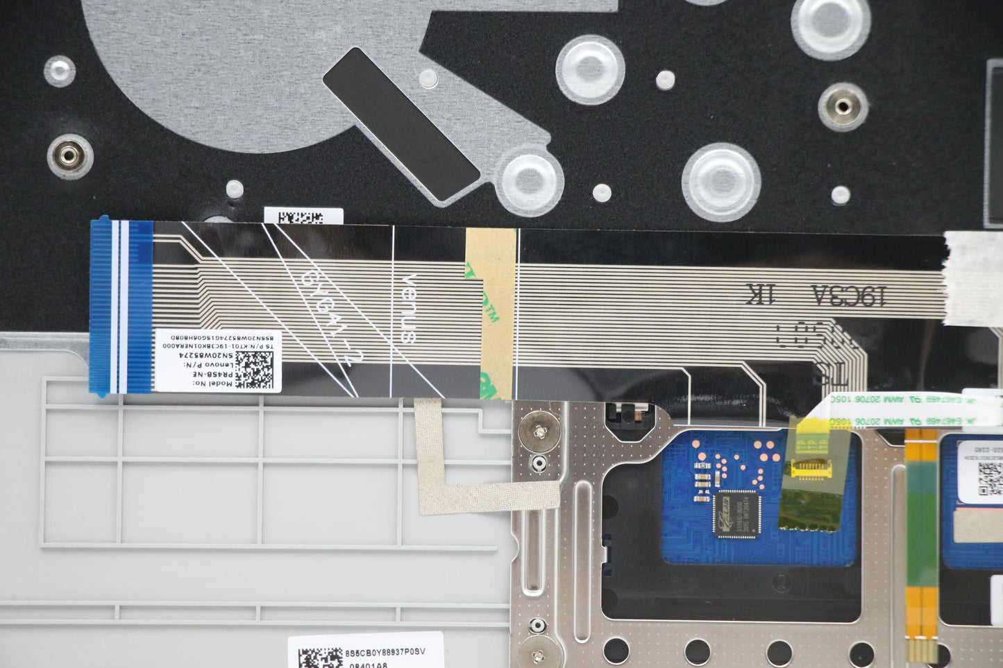 Lenovo Cover Upper C81Ym Pl_Sil Nfp B - 5CB1A13741