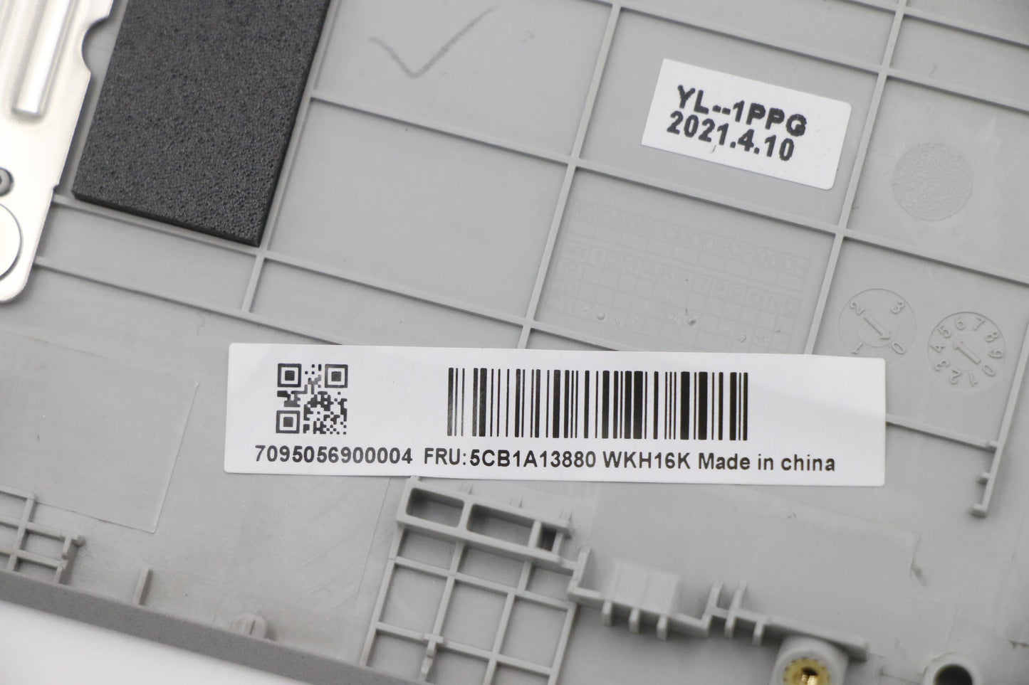 Lenovo Cover Upper C81Ym Pl_Sil Nfp N - 5CB1A13880