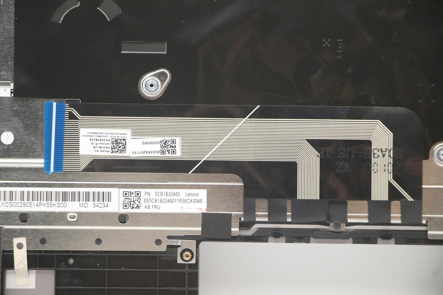 Lenovo Cover Upper Case Asm_Ukr W 20V - 5CB1B02460