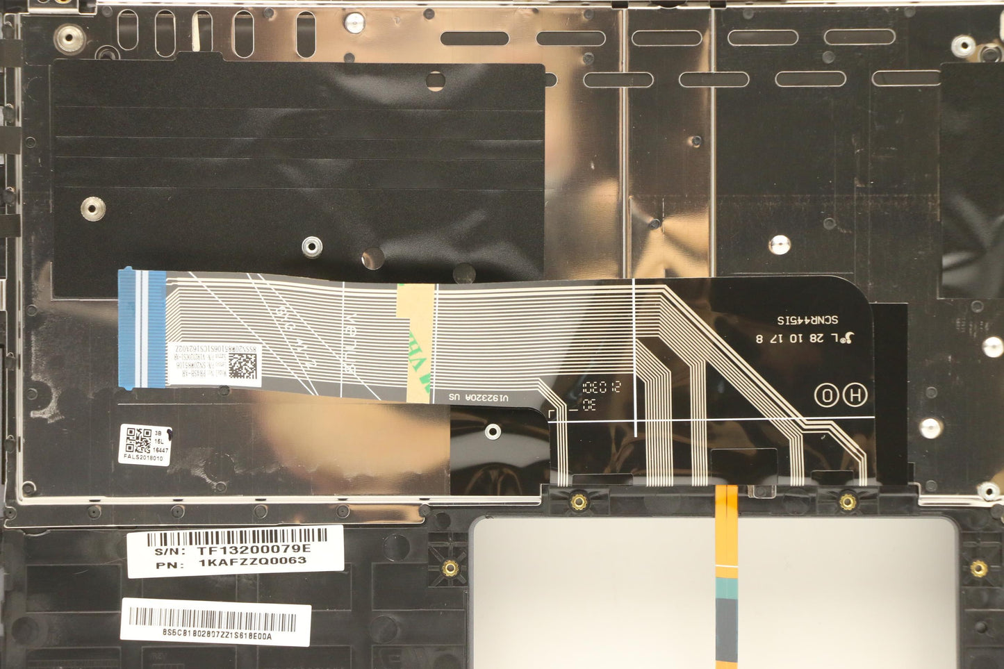 Lenovo Cover Upper Case Asm_Ar-E Q82A - 5CB1B02807