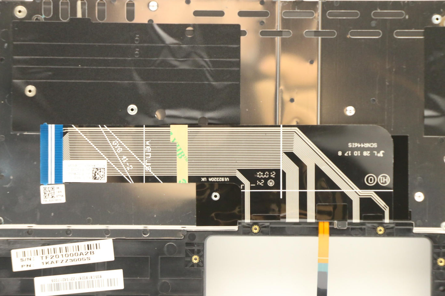 Lenovo Cover Upper Case Asm_Cz-Sk Q82 - 5CB1B02811