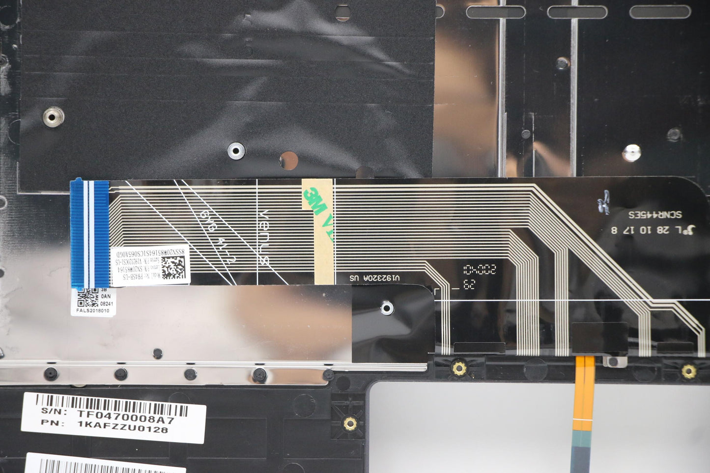 Lenovo Cover Upper Case Asm_Us Q82A3 - 5CB1B02812