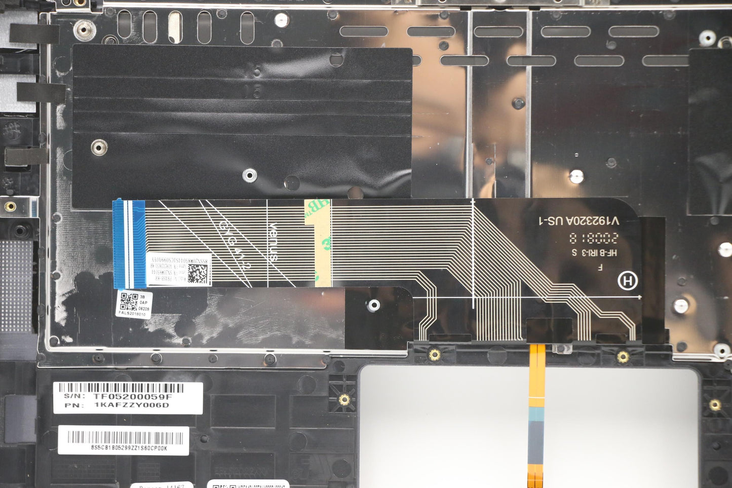 Lenovo Cover Upper Case Asm_Ko Q82A3 - 5CB1B05299
