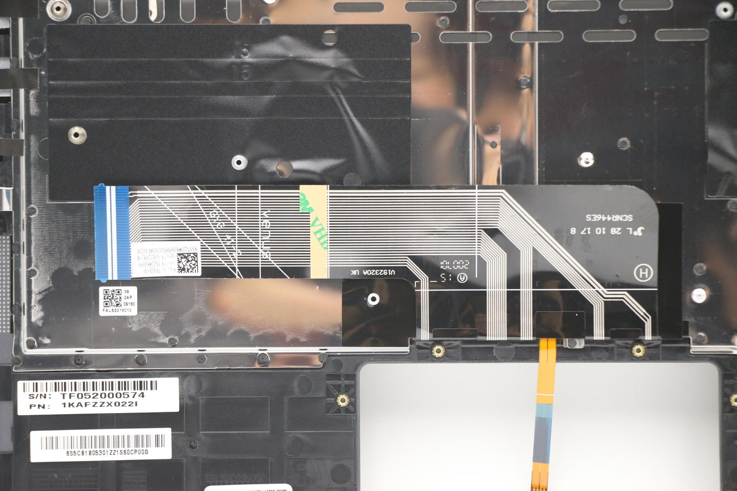 Lenovo Cover Upper Case Asm_Nd Q82A3 - 5CB1B05301