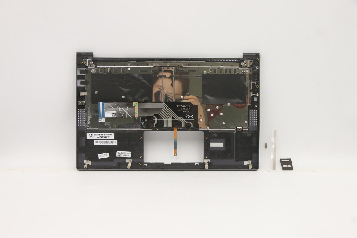Lenovo Cover Upper Case Asm_Ru Q82A3 - 5CB1B05303