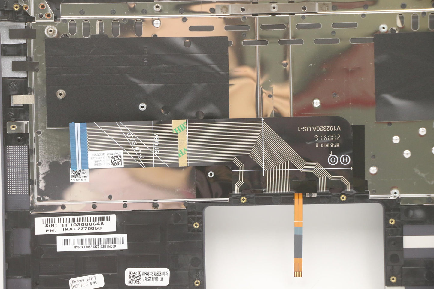 Lenovo Cover Upper Case Asm_Ru Q82A3 - 5CB1B05303