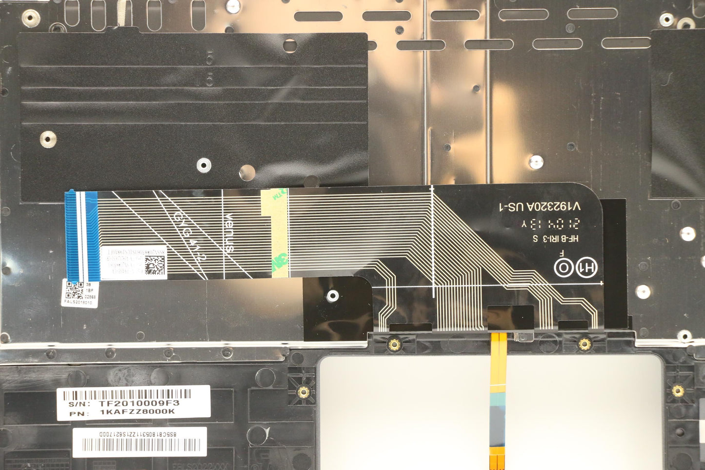 Lenovo Cover Upper Case Asm_Ukr Q82A3 - 5CB1B05311