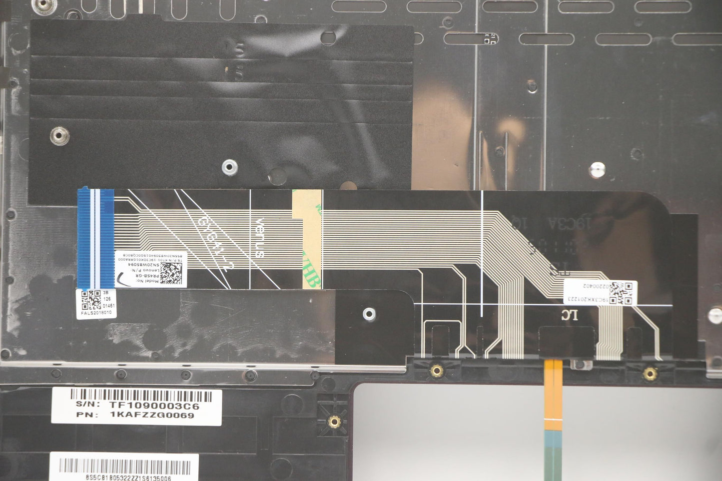Lenovo Cover Upper Case Asm_Gr Q 82A3 - 5CB1B05322