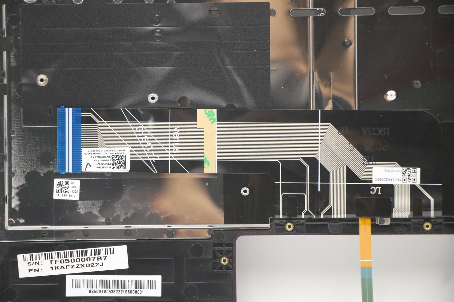 Lenovo Cover Upper Case Asm_Nd Q82A3 - 5CB1B05332