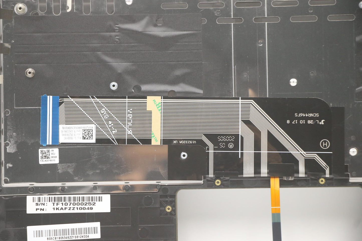 Lenovo Cover Upper Case Asm_Bu Q 82A3 - 5CB1B05346