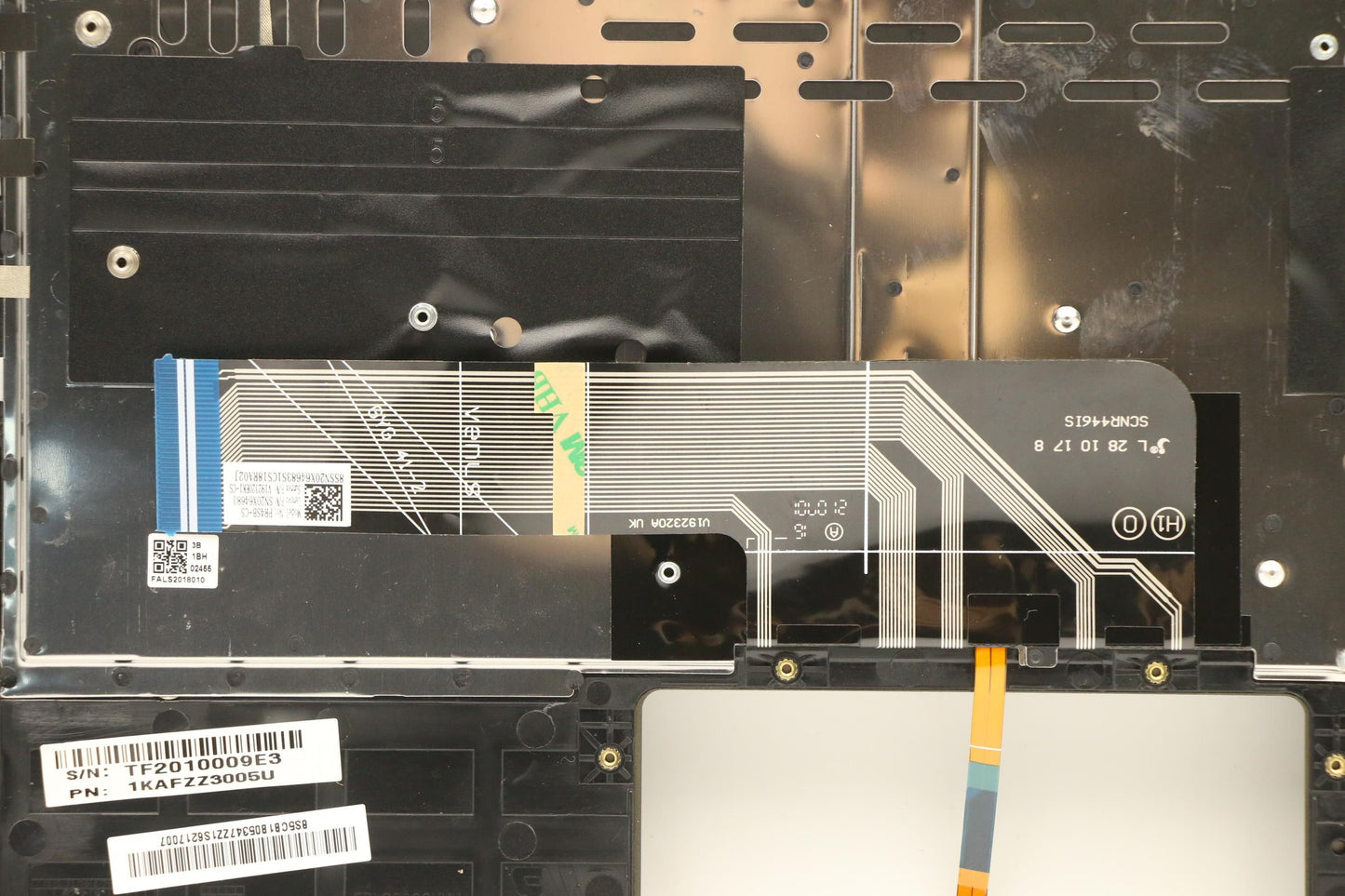 Lenovo Cover Upper Case Asm_Cz-Sk Q82 - 5CB1B05347