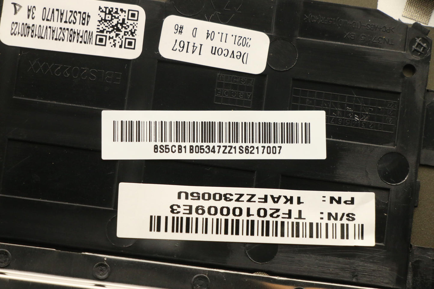 Lenovo Cover Upper Case Asm_Cz-Sk Q82 - 5CB1B05347