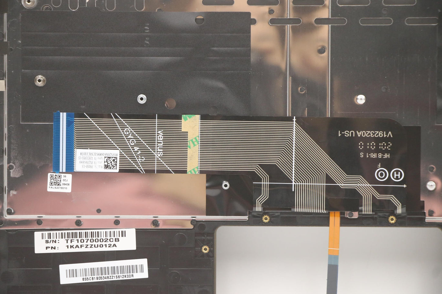 Lenovo Cover Upper Case Asm_Us Q 82A3 - 5CB1B05348