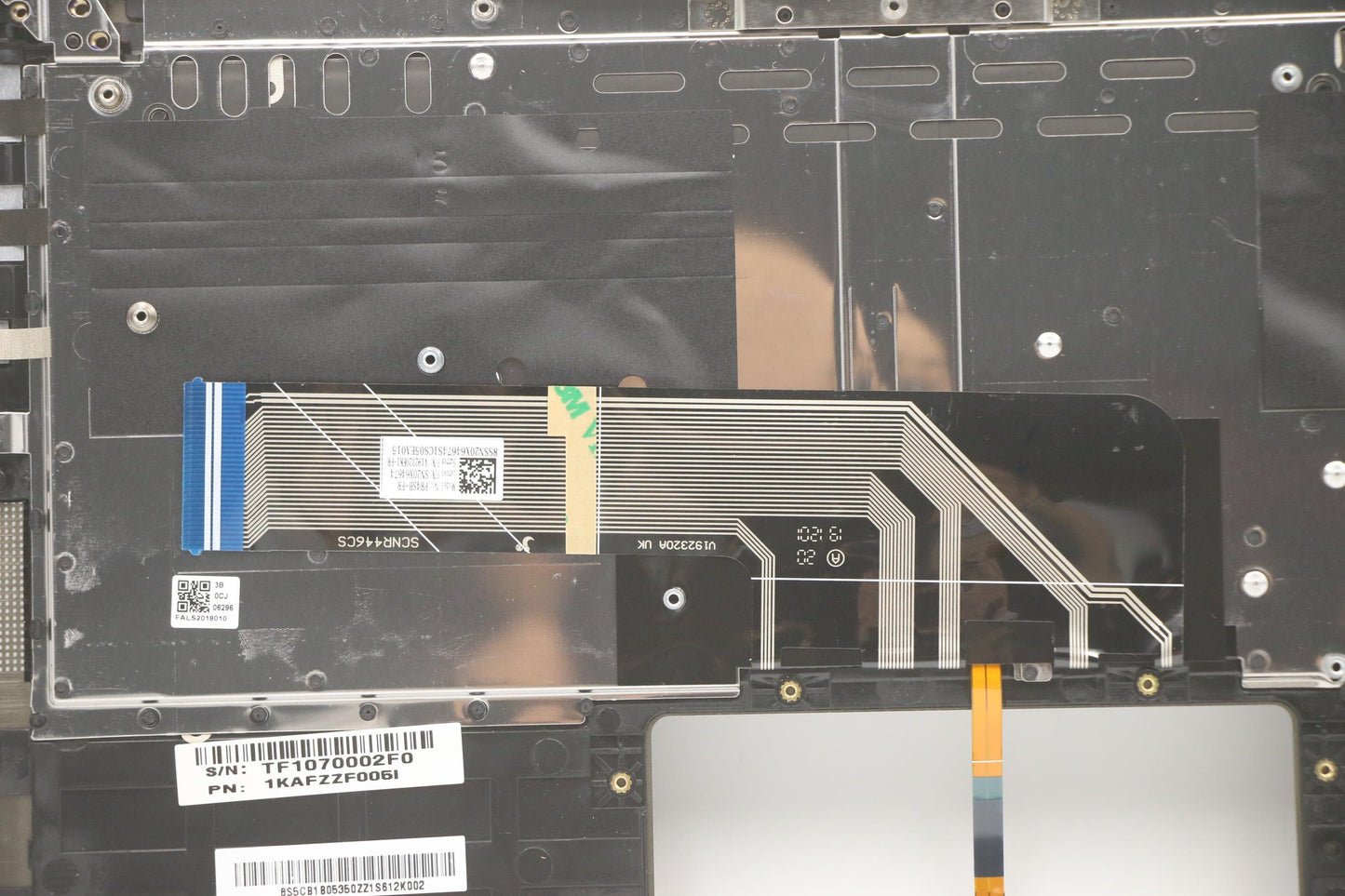 Lenovo Cover Upper Case Asm_Fr Q 82A3 - 5CB1B05350
