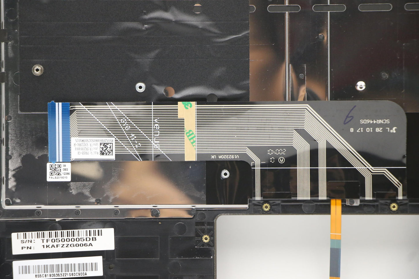 Lenovo Cover Upper Case Asm_Gr Q 82A3 - 5CB1B05353