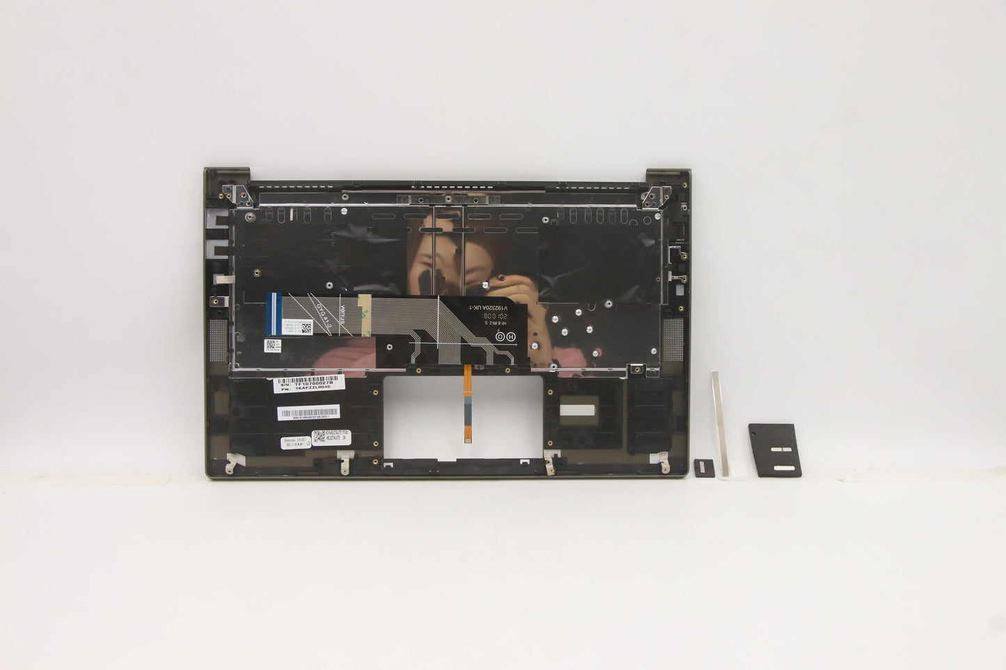 Lenovo Cover Upper Case Asm_La Q82A3 - 5CB1B05492