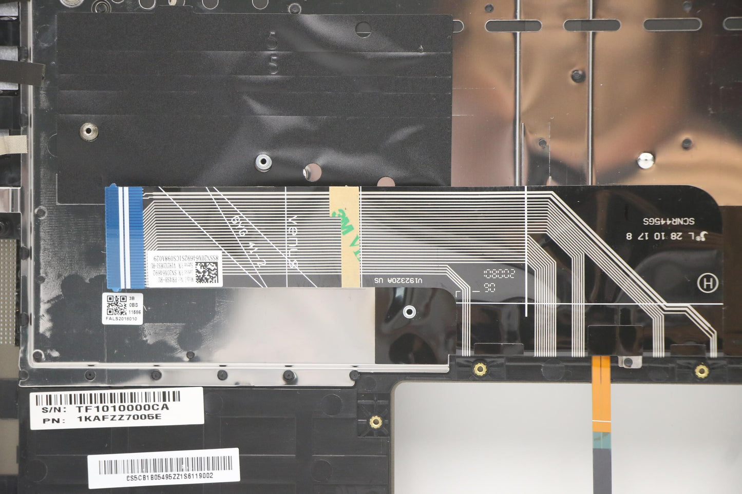 Lenovo Cover Upper Case Asm_Ru Q 82A3 - 5CB1B05495