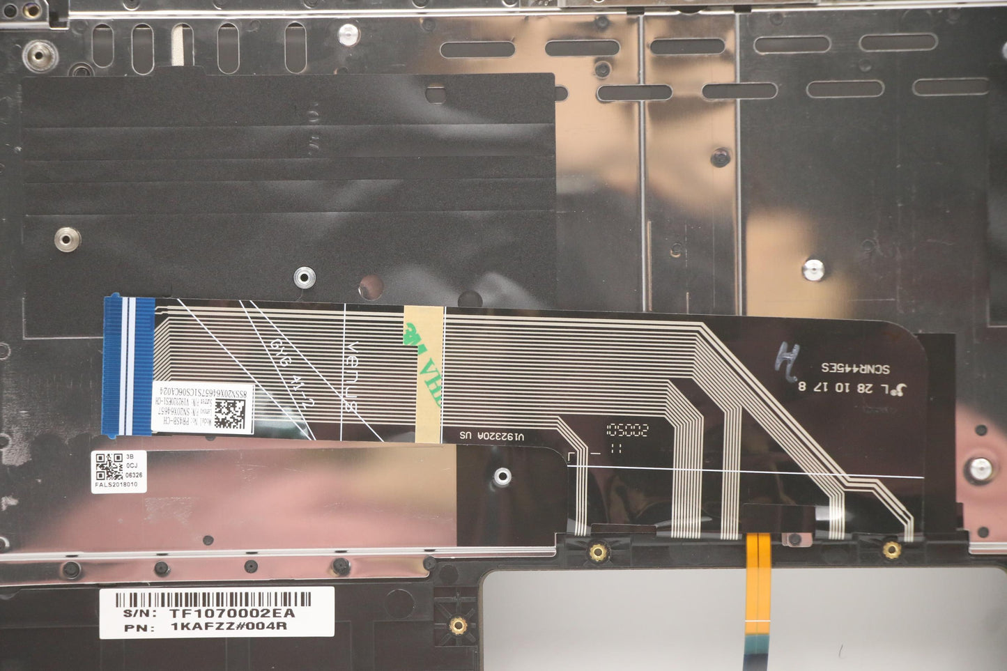 Lenovo Cover Upper Case Asm_Ch Q 82A3 - 5CB1B06121