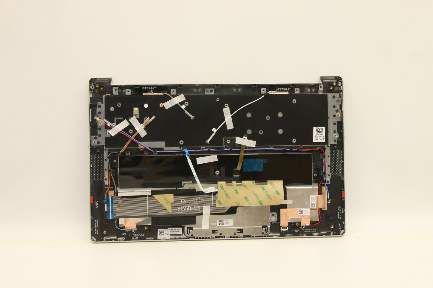 Lenovo Cover Upper Case Asm_Eng Wt 82 - 5CB1B32833
