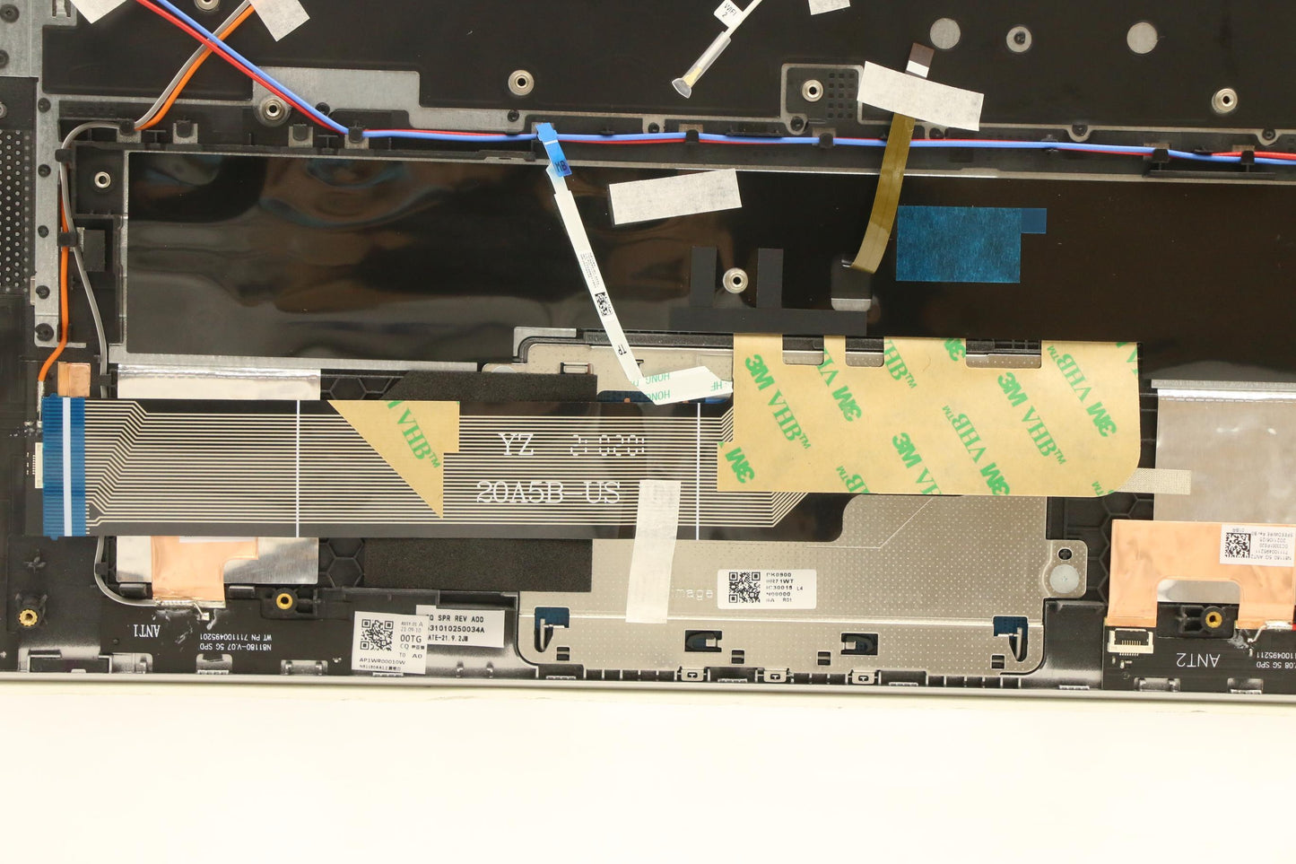 Lenovo Cover Upper Case Asm_Eng Wt 82 - 5CB1B32833