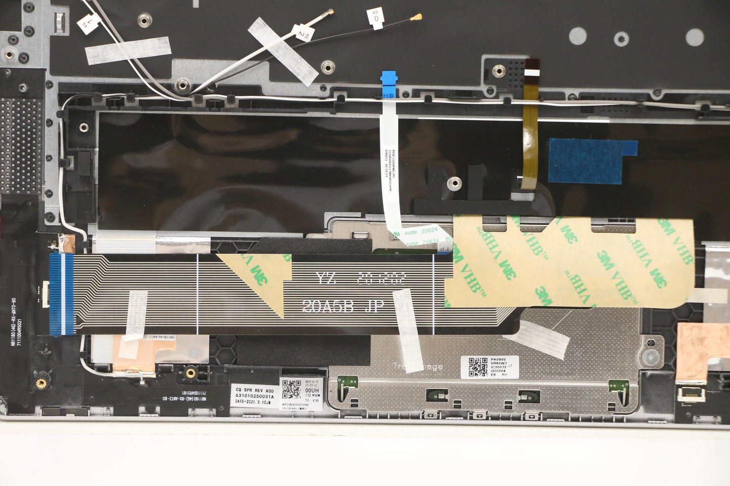Lenovo Cover Upper Case Asm_Jpn Wt 82 - 5CB1B42827