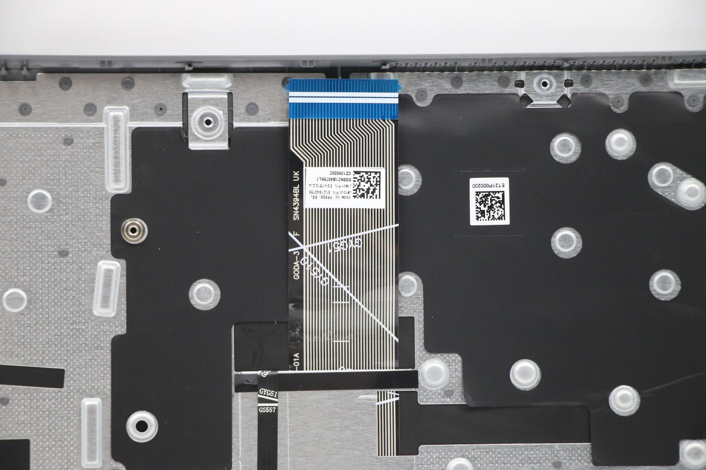 Lenovo Cover Upper Case Asm_Bel L82H8 - 5CB1B64661