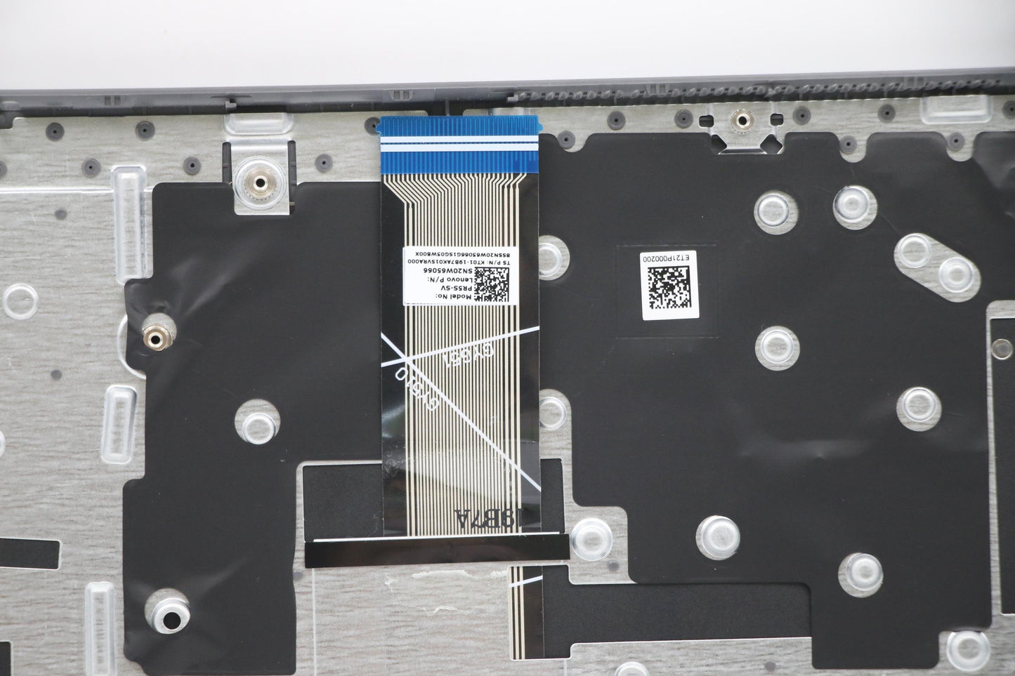 Lenovo Cover Upper Case Asm_Slvl82H8F - 5CB1B68933