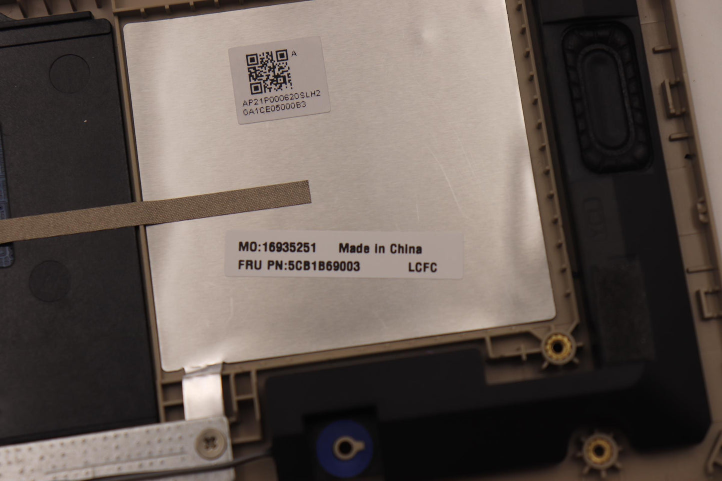 Lenovo Cover Upper Case Asm_Bel L82H8 - 5CB1B69003